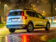 Czy używana 7-miejscowa Dacia Jogger jest droga? Przegląd ofert z LPG
