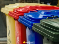 Czy emeryci są zwolnieni z opłat za śmieci? Wyjaśniamy raz na zawsze