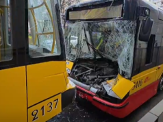Zderzenie tramwajów i autobusu w Warszawie. Są ranni