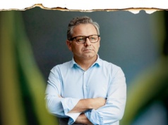 „Praca w stanie wypalenia jest jak ośmiogodzinna niechciana randka”. Czy w wypełnianiu tabelek w Excelu można znaleźć sens?