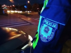 41-latek chciał uniknąć kontroli, uciekał autem ścieżką rowerową