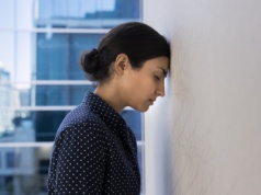 Luka emerytalna, zwolnienia, brak szans. Kobiety przegrywają systemowo