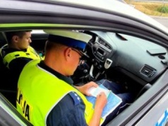 Policja prosi o odblokowanie telefonu. Czy można odmówić?