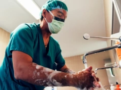 Uwaga! MSZ ostrzega przed podróżami do Czech. Powodem groźny wirus!