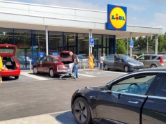 Zostawił auto na noc na parkingu pod sklepem. Rano już go nie było