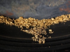 Niech inni zbudują nasz przemysł i rezerwy, czyli eksporter wprowadza cła na złoto, już od tego miesiąca