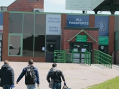 Czekają przy polskiej granicy na decyzję. USA deportowały Ukraińców