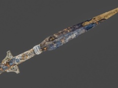 Z dna Lednicy wydobyto książęcą włócznię. Czy należała do Mieszka I?