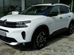 To najtańszy fabrycznie nowy Citroën C5 Aircross 1.5 BlueHDi w Polsce. Oszczędny SUV
