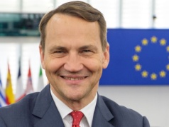 Radosław Sikorski: Polska stoi w obliczu aktów terroru
