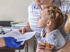 Ta dolegliwość kojarzy się z seniorami, a coraz częściej uderza w dzieci. "Ten wzrost powinien włączyć sygnały alarmowe