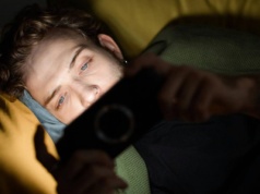 "Kiedyś ludzie mieli mniej, lecz byli bliżej siebie". Jeśli dałeś się na to nabrać, jesteś boomerem