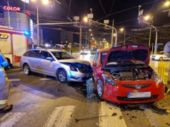 Wypadek na skrzyżowaniu w Lublinie. Są osoby poszkodowane i duże utrudnienia