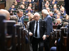 Sprawę dywersji trzeba traktować serio. Kaczyński kompromituje się jako polityk i patriota