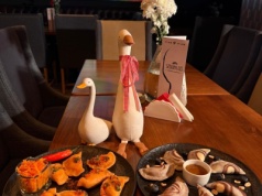 Zapraszamy na pierogi i firmowe wigilie do Szalonej Gęsi