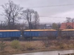 Rolnik ujawnił transport kukurydzy w niezabezpieczonych wagonach. „Wy to będziecie jeść, a od nas się wymaga”