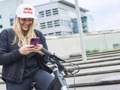 Nielimitowany internet w Red Bull MOBILE. Ta usługa pozwoli ci korzystać z sieci bez ograniczeń
