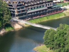 Najdłuższa kładka-wstęga w Polsce. Można z niej podziwiać niezwykłą panoramę