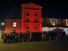 Dzieciństwo bez Przemocy. Browar Kultury rozświetlony na czerwono