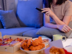 1/3 Polski pracuje głodna, a połowa ma nadwagę. Winna presja i brak czasu