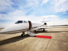 Szwedzi popierają podatek od podróży samolotem, ale nie od mięsa lub mleka