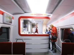 Wagony WARS znikną z pociągów? PKP stawia na nową usługę, pasażerowie narzekają