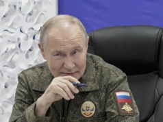 Putin spotkał się z wojskowymi. Ukraińcy dementują doniesienia o rosyjskich 