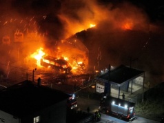 Nocny pożar w Skale