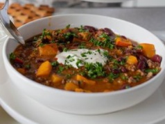 Jesienne leczo gotuję po swojemu. Na ten widok Węgrom jeżą się włosy na głowie