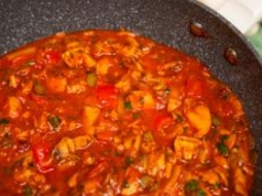 Obiad prosto z patelni. Kurczaka w takim wydaniu będziesz chciał jeść codziennie