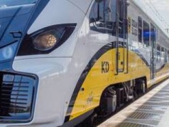 Budowa TAT na Swojczyce „przesadziła” mieszkańców z aut do pociągu. Potrzebne są większe składy!