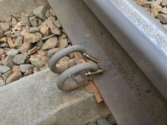 Ktoś podłożył naboje karabinowe na tory. Policja mówi o prowokacji