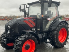 Nowy Ursus sprzedany na aukcji w Niemczech. Ile kosztował i co jeszcze było do kupienia?