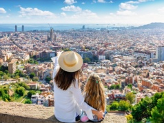 Barcelona bez urlopu❗🔥 Weekend w mieście Gaudiego za 819 PLN (loty + hotel Ibis) 💛😍