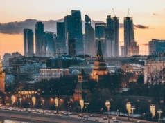 Giełda w Rosji zyskuje w grze o pokój. „Agresywny” plan zakończenia wojny dźwignie też parkiet w Warszawie?