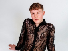 Krotoszyn dumny! Norbert Życki z Wielkopolski prezentuje nowy singiel „SHE SAYS MORE” – premiera już dostępna