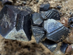 Metale ziem rzadkich z nowego źródła. USA rozrzucają miliardy, UE bezradna – lecz badacze widzą nowatorskie rozwiązanie