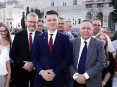 Wyrzucili go z partii po ujawnieniu romansu z celebrytką. Korczarowski ujawnił szczegóły rozstania