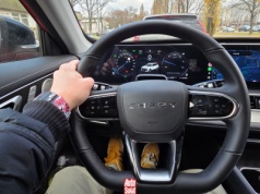 Punktuję Chery Tiggo 7 PHEV. Wiem, czemu ten chiński SUV ma tak szokująco niską cenę