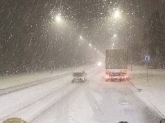 Silne zachmurzenie i opady śniegu na wschodzie kraju. Trudne warunki do jazdy