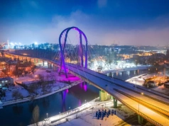 Jedyny w Polsce jarmark organizowany na moście. Już zrobiło się świątecznie