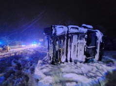 Atak zimy: Ponad 60 tysięcy gospodarstw bez prądu, setki interwencji strażaków