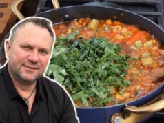 Strzelczyk pokazał, jak zrobić sycące i rozgrzewające danie jednogarnkowe. Na andrzejki ugotuję cały gar