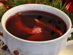 Do wigilijnego barszczu wrzucam kilka sztuk. Doskonale uzupełniają brak wędzonki i podbijają smak