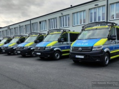 Pięć nowych Volkswagenów Crafterów zasila podkarpacką Policję