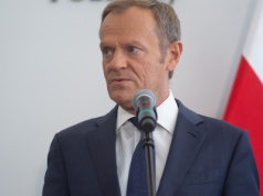 Donald Tusk rozmawia z Wołodymyrem Zełenskim. 