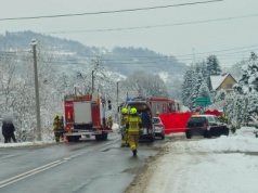 Tragiczny finał wypadku w Mszanie Górnej. Droga wojewódzka jest całkowicie zablokowana