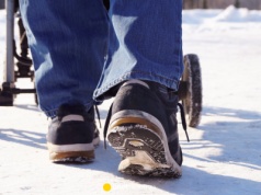 Mężczyzna z 2,5 promila prowadził wózek z niemowlęciem. Interweniowała policja