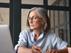 Kto będzie płacił składki w świecie emerytów i automatyzacji rynku pracy?