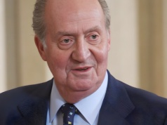 ​Od hiszpańskiej przemiany do królewskiego upadku. Dwojaka historia Juana Carlosa